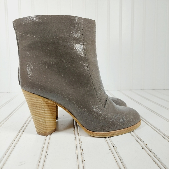 New Marc By Marc Jacobs Grey Textured Leather Block Heel Ankle Boots K135 - Picture 5 of 12